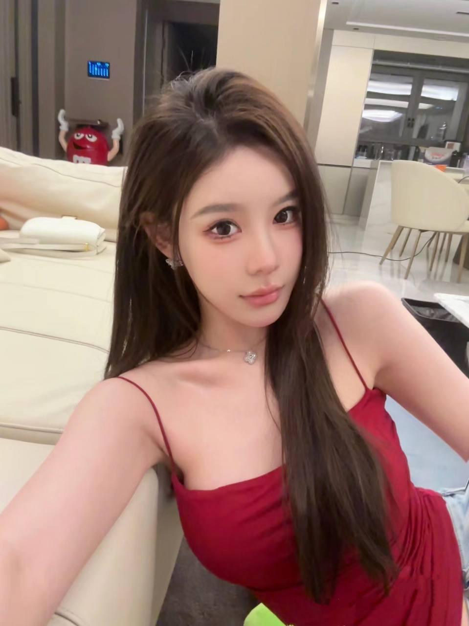 茶杯未落，地震瞬间的静默与温情